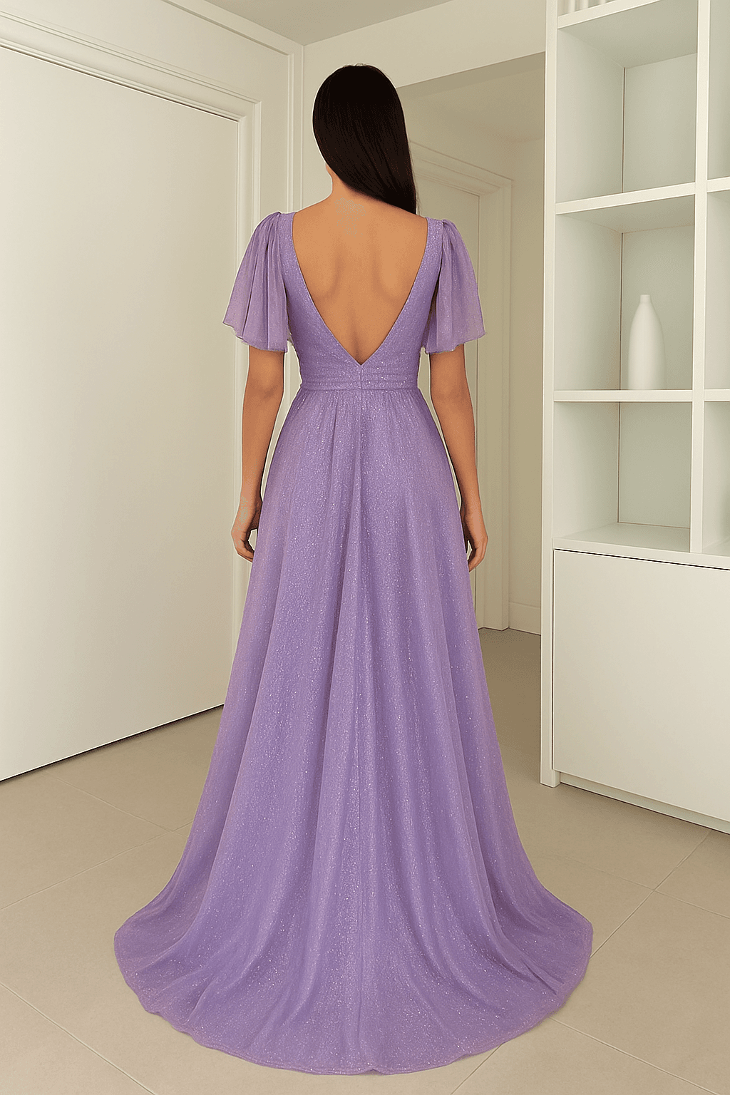 Vestido lila pastel con tul y tajo