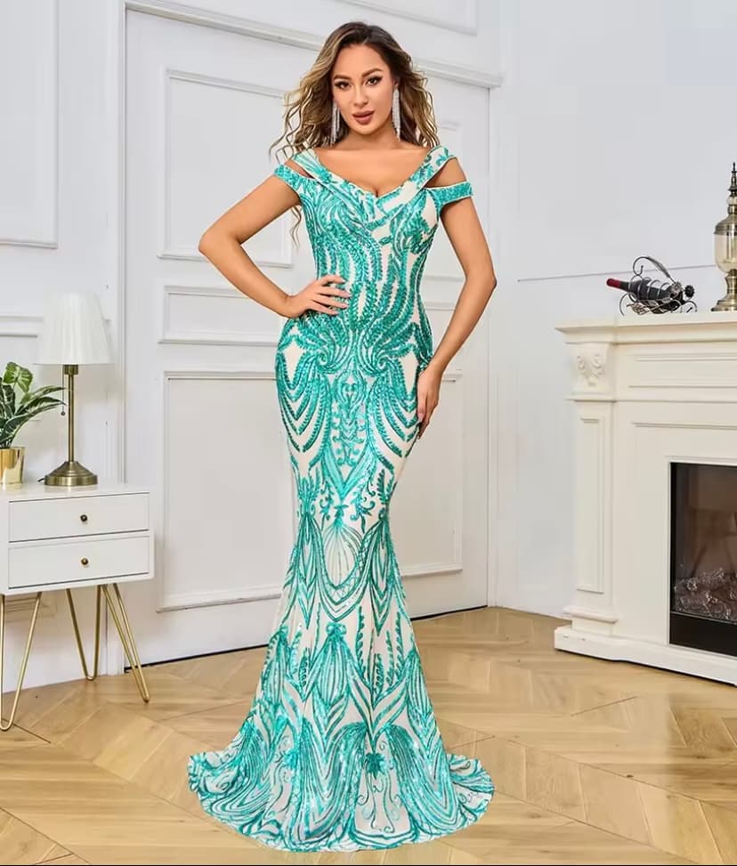 Vestido verde agua con lentejuelas y bordado